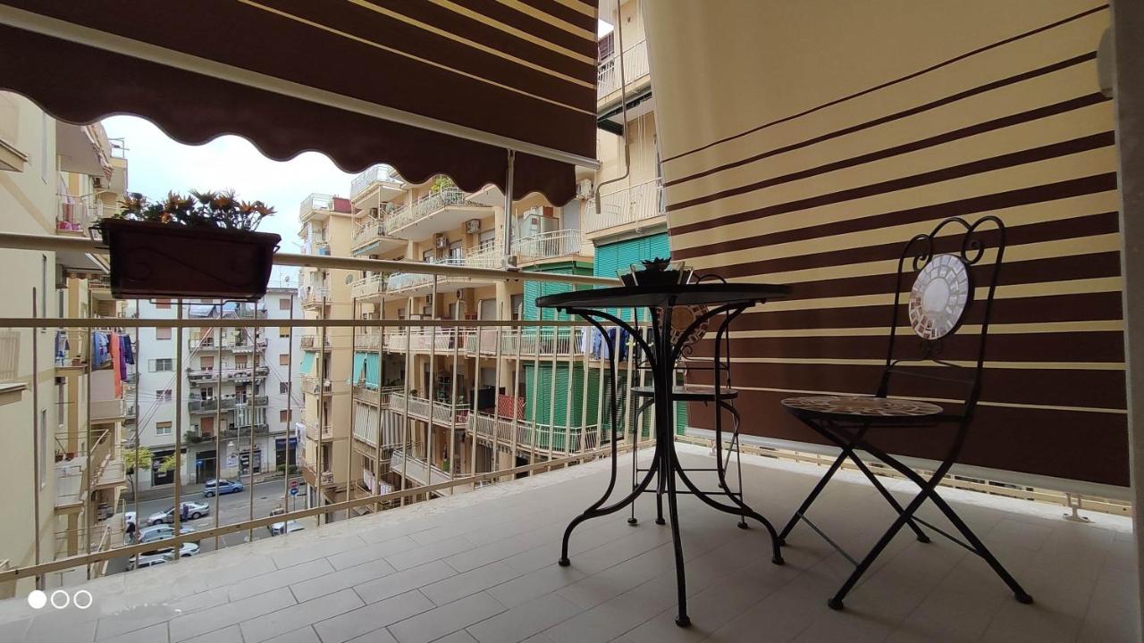 Casa Angela Lägenhet Salerno Exteriör bild
